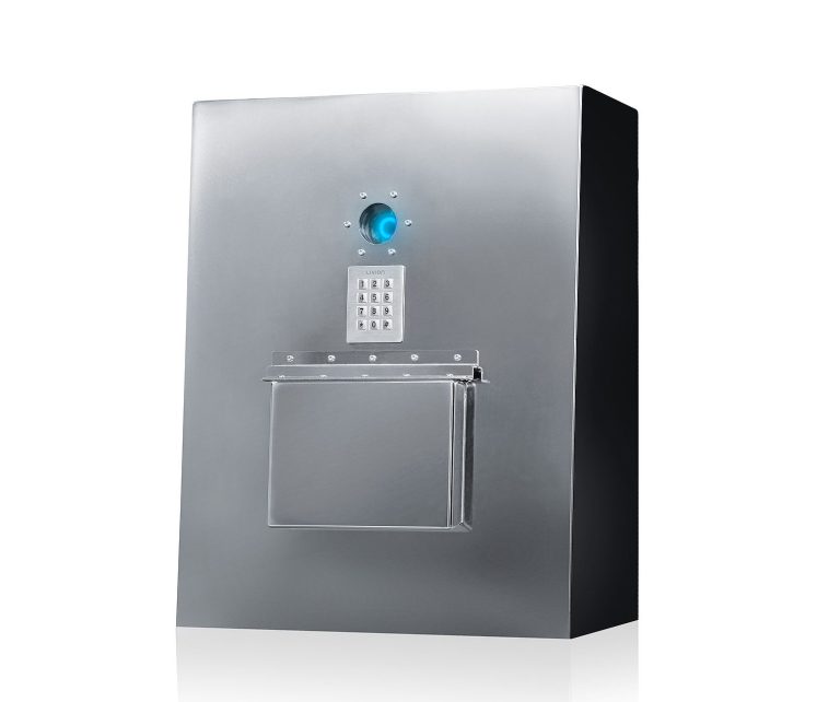 Distributeur automatique de clés en métal inoxydable avec un interface numérique.